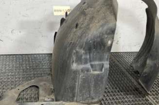 Pare boue avant droit PEUGEOT 208 1