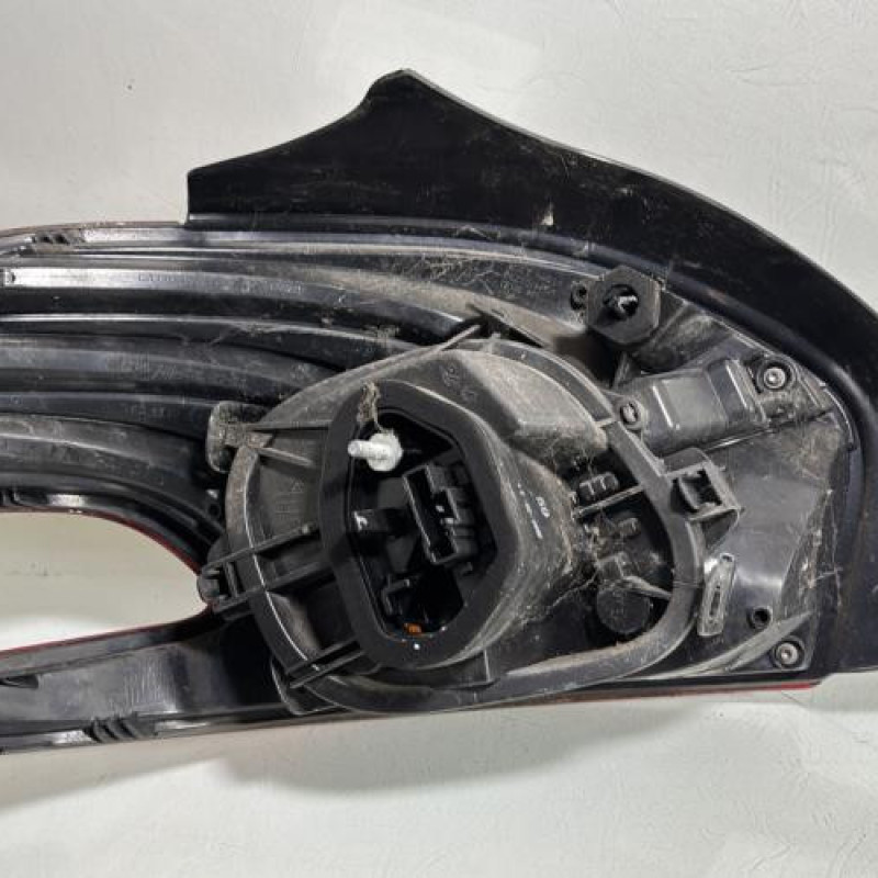 Feu arriere principal droit (feux) PEUGEOT 208 1 Photo n°3