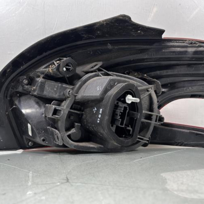 Feu arriere principal gauche (feux) PEUGEOT 208 1 Photo n°2