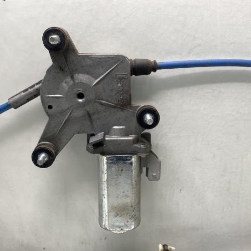 Leve vitre electrique avant droit PEUGEOT 406 Photo n°2
