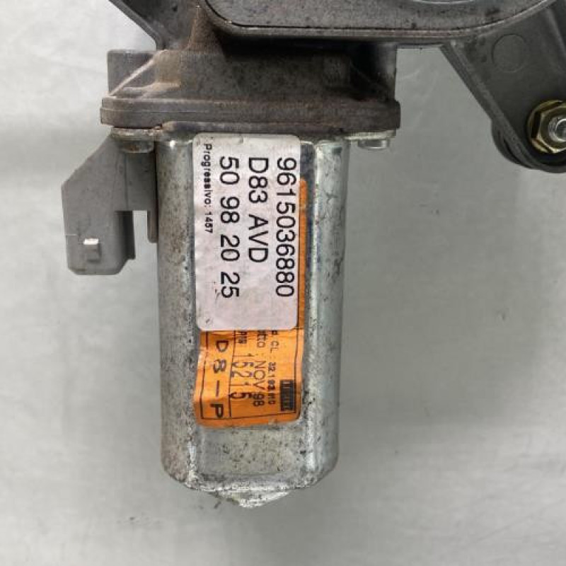 Leve vitre electrique avant droit PEUGEOT 406 Photo n°4