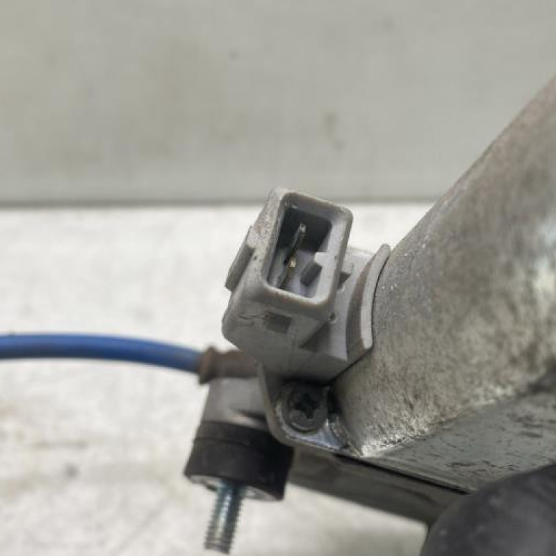 Leve vitre electrique avant droit PEUGEOT 406 Photo n°8