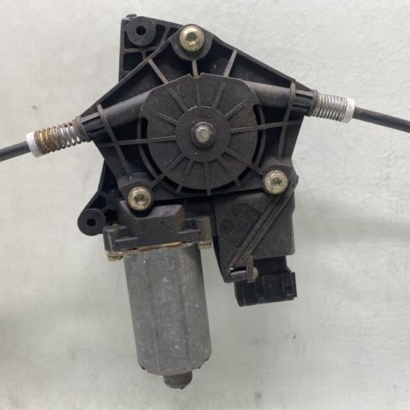 Leve vitre electrique avant gauche PEUGEOT 406 Photo n°4