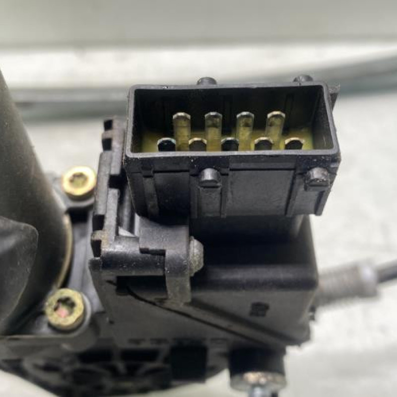 Leve vitre electrique avant gauche PEUGEOT 406 Photo n°7