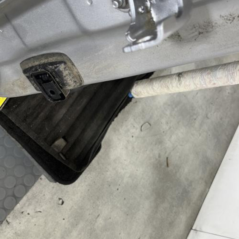 Porte arriere droit RENAULT CLIO 4 Photo n°3