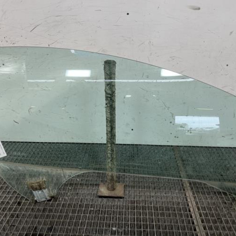 Vitre avant droit PEUGEOT 307 Photo n°1