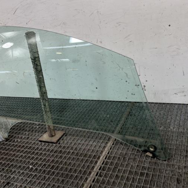 Vitre avant droit PEUGEOT 307 Photo n°2