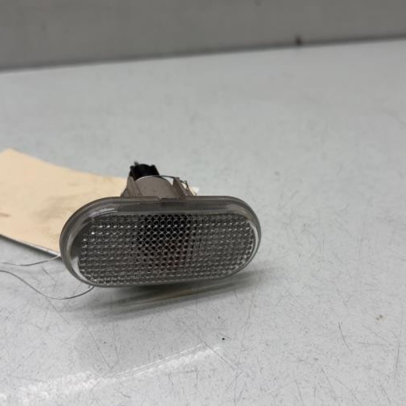 Repetiteur clignotant avant gauche (Feux) RENAULT TWINGO 3 Photo n°1