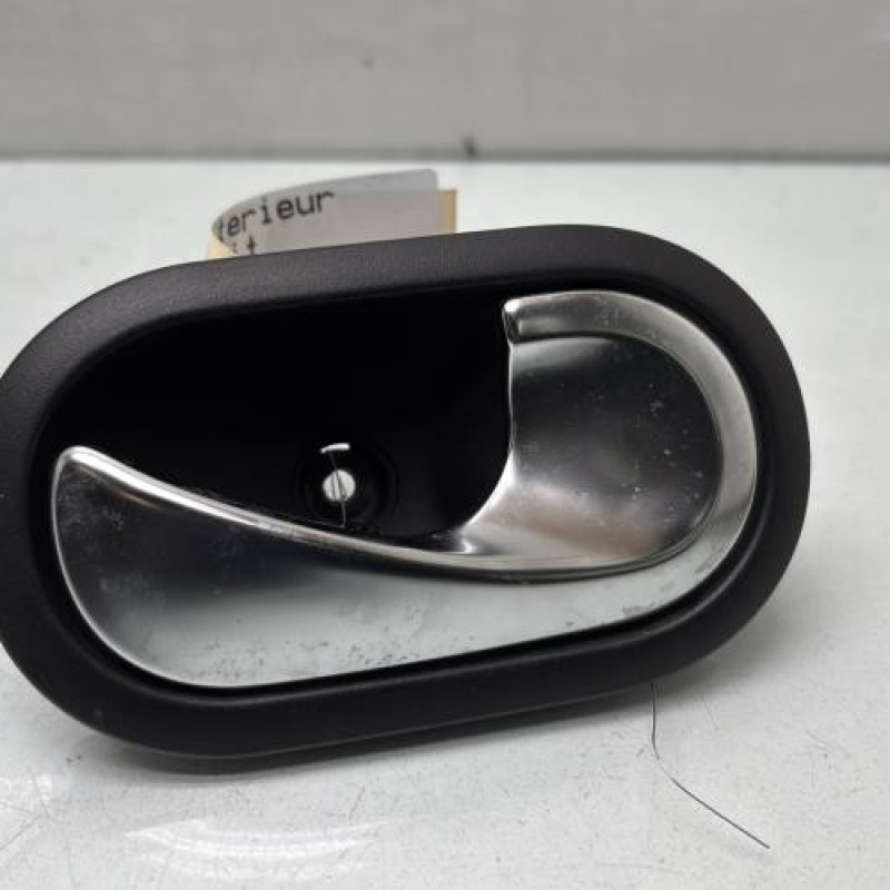 Poignee interieur arriere droit RENAULT TWINGO 3 Photo n°1