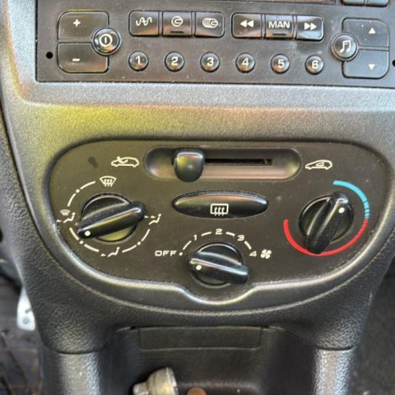 Leve vitre electrique arriere droit PEUGEOT 206 Photo n°19