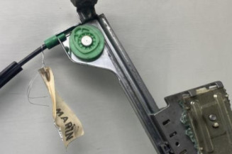 Leve vitre electrique avant droit PEUGEOT 206
