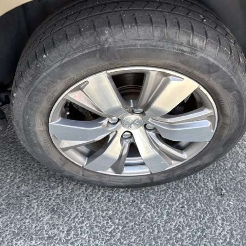 Pare boue avant gauche PEUGEOT 2008 1 Photo n°18