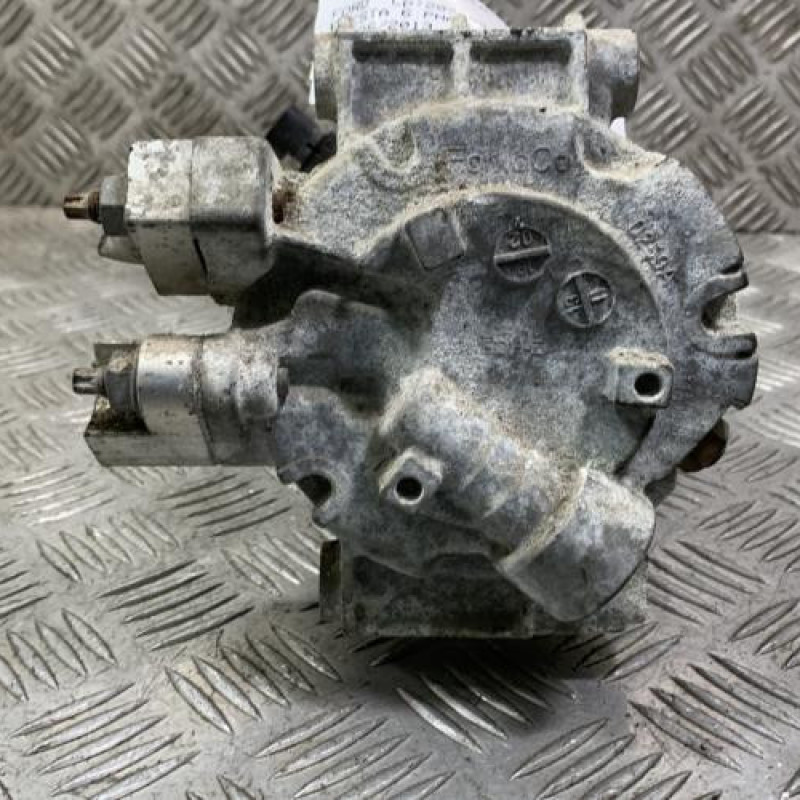 Compresseur clim FORD FIESTA 6 Photo n°3