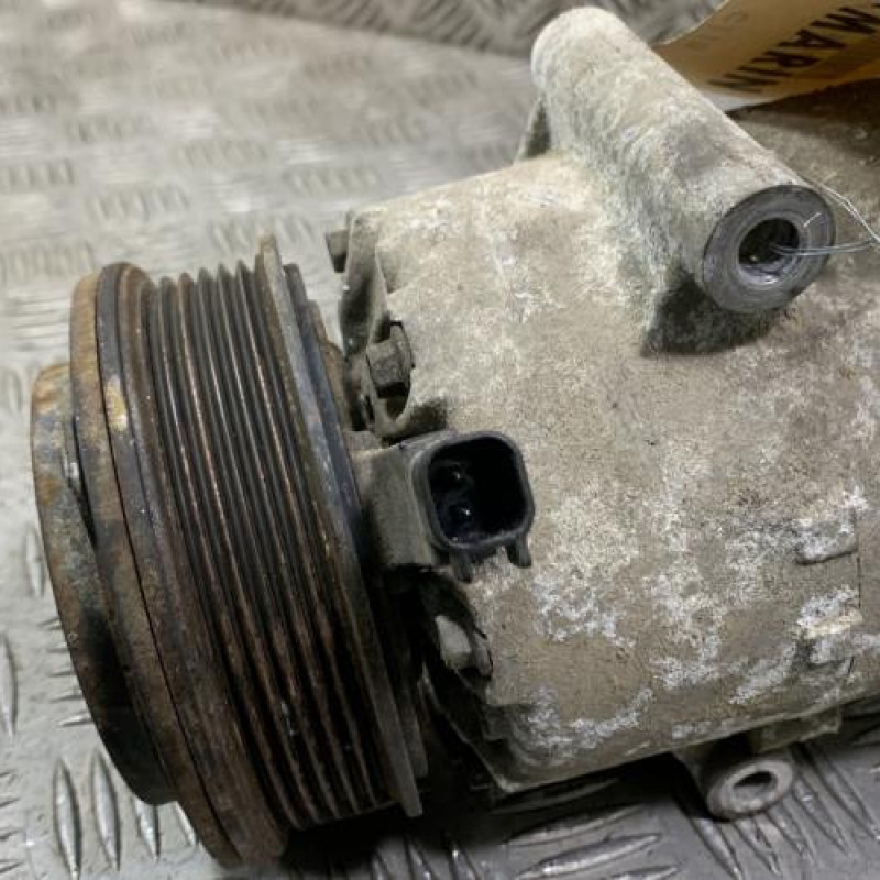 Compresseur clim FORD FIESTA 6 Photo n°4