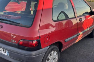 Optique avant principal gauche (feux)(phare) RENAULT CLIO 1