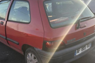 Moteur essuie glace avant RENAULT CLIO 1