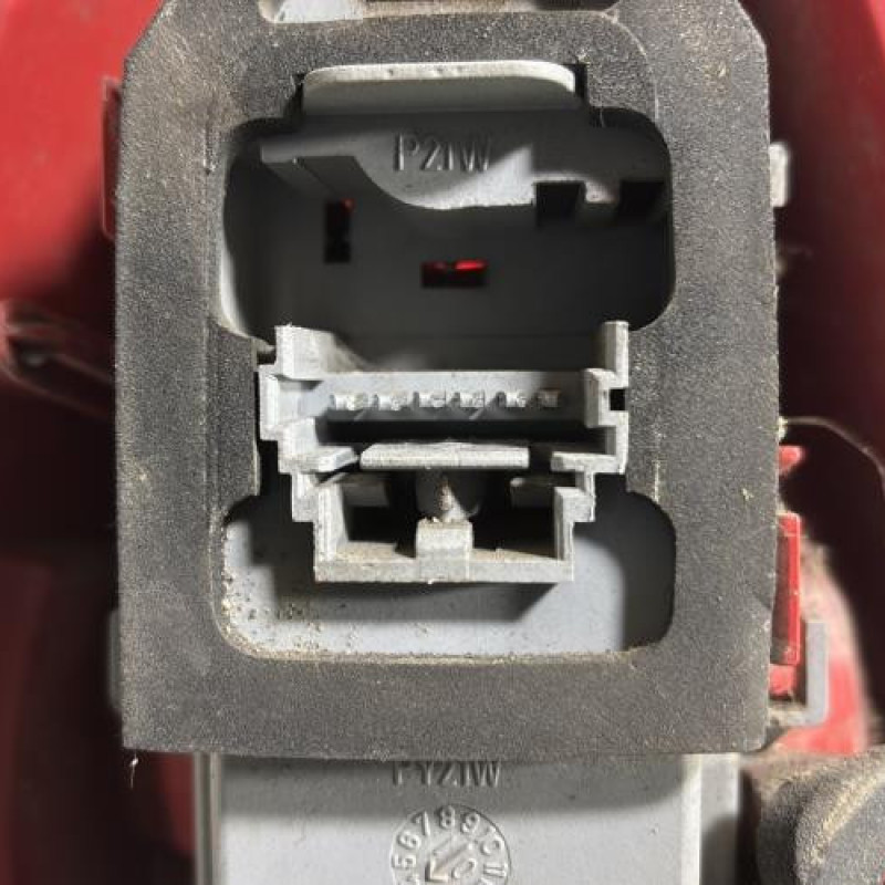 Feu arriere principal droit (feux) RENAULT CLIO 2 Photo n°3