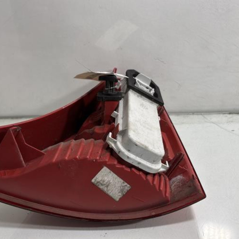 Feu arriere principal gauche (feux) RENAULT CLIO 2 CAMPUS Photo n°3