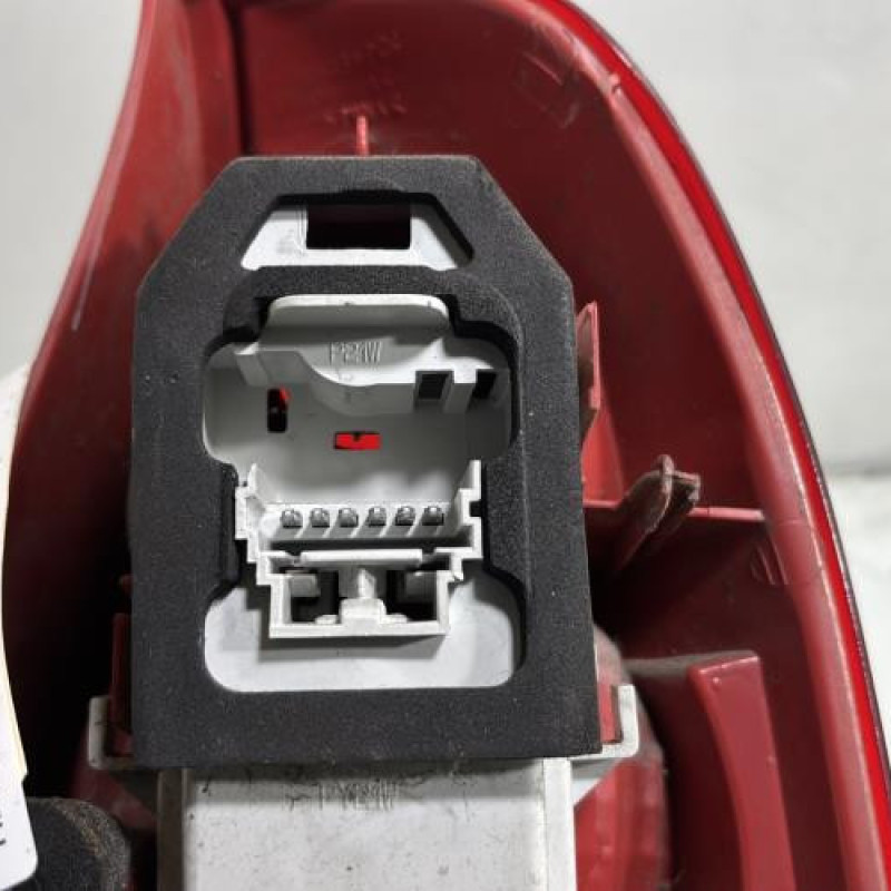 Feu arriere principal gauche (feux) RENAULT CLIO 2 CAMPUS Photo n°4