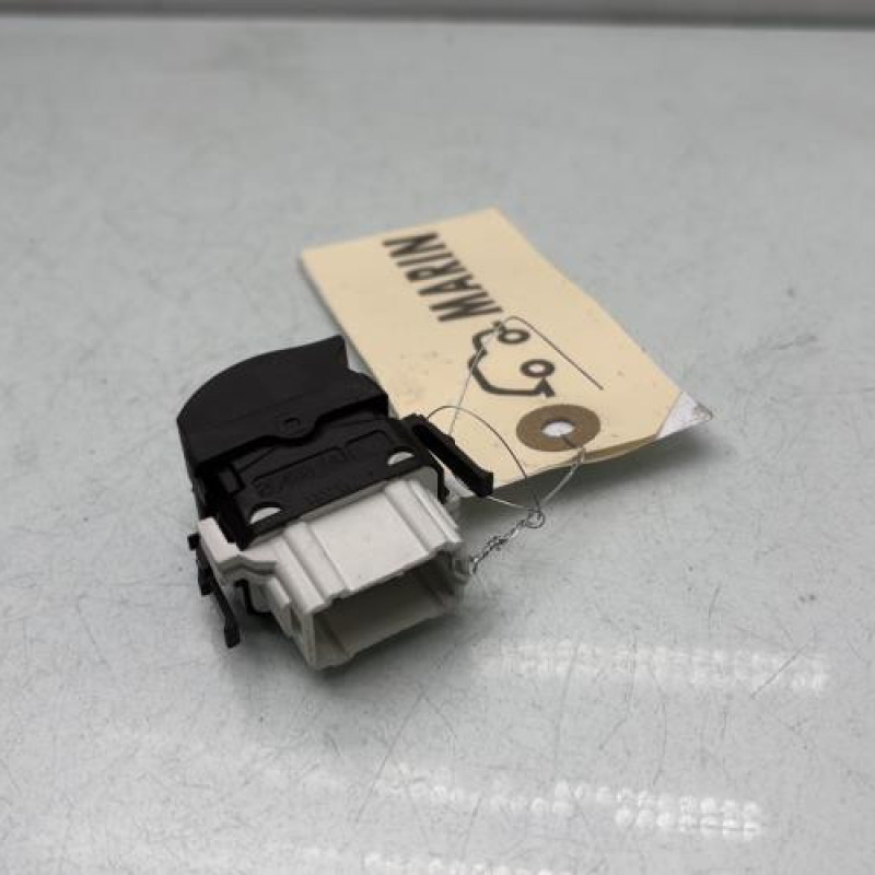 Interrupteur de leve vitre avant droit RENAULT CLIO 2 CAMPUS Photo n°2