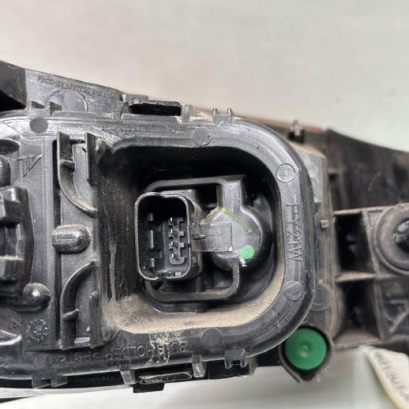 Feu arriere principal droit (feux) RENAULT CLIO 4 Photo n°3