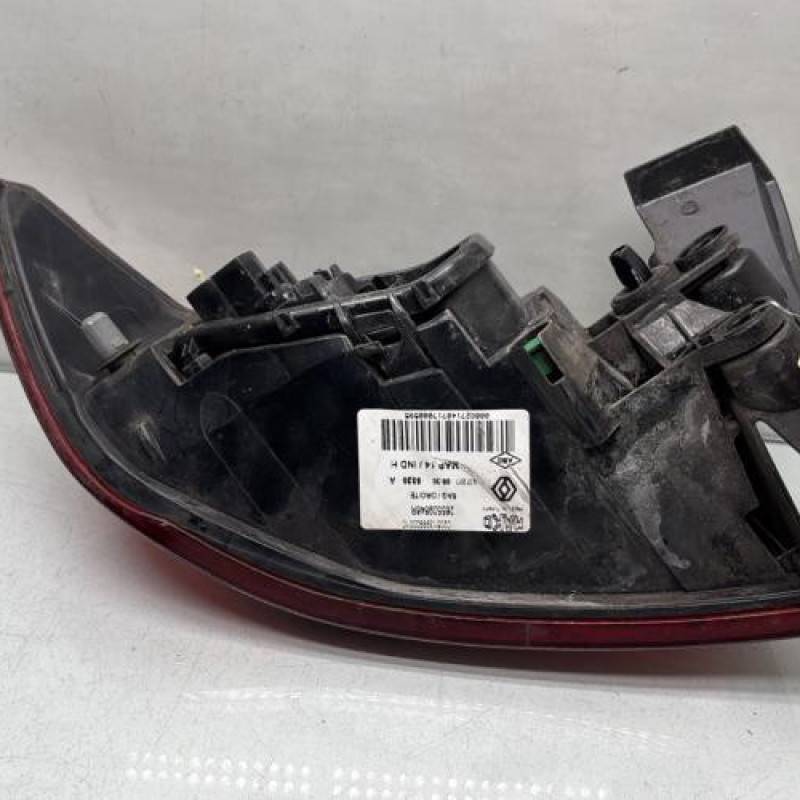 Feu arriere principal droit (feux) RENAULT CLIO 4 Photo n°4