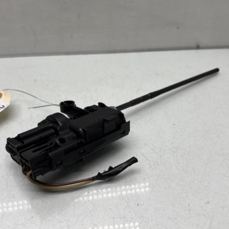 Actionneur verrou trappe d'essence RENAULT CLIO 4 Photo n°1