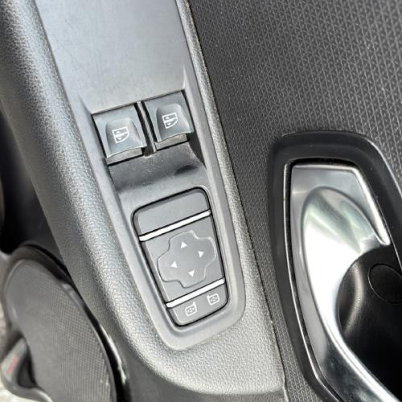 Air bag conducteur RENAULT CLIO 4 Photo n°14