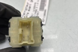 Interrupteur de leve vitre avant gauche RENAULT CLIO 4