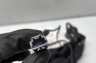 Attache ceinture arriere gauche RENAULT CLIO 4
