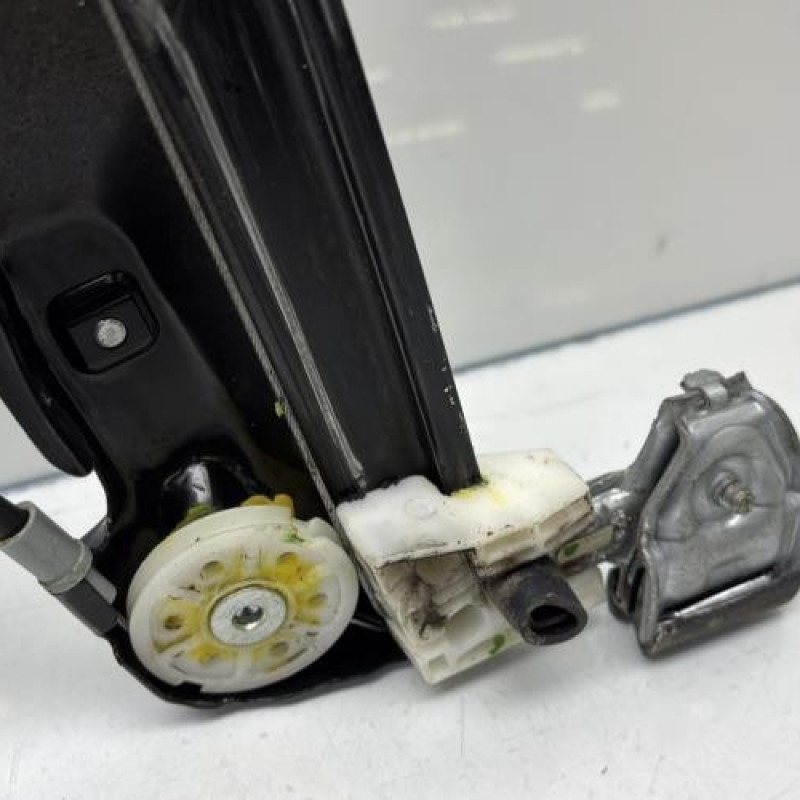 Leve vitre electrique avant droit OPEL MERIVA B Photo n°9