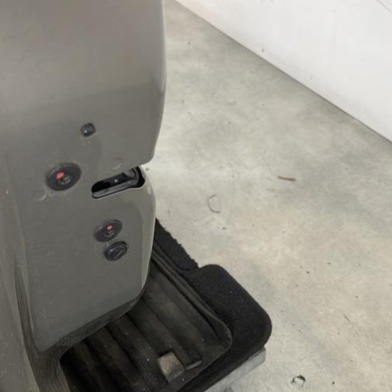 Porte avant gauche PEUGEOT 208 1 Photo n°3