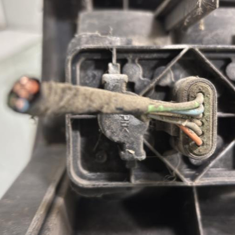 Feu arriere principal gauche (feux) MERCEDES CLASSE M 163 Photo n°4