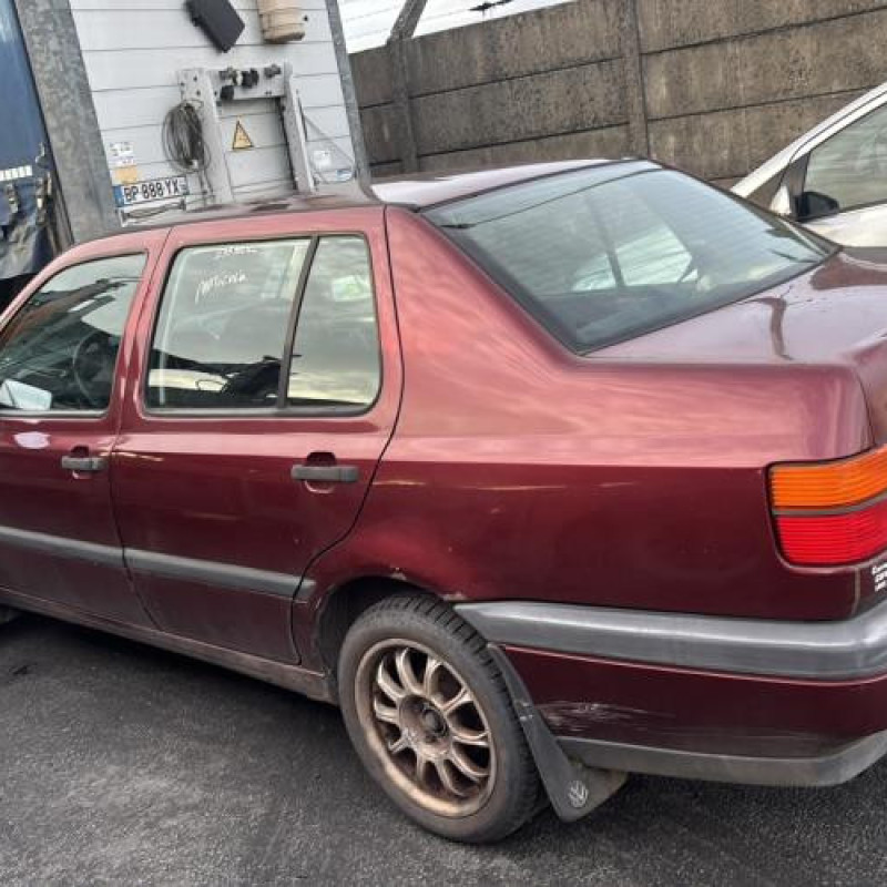 Feu arriere principal gauche (feux) VOLKSWAGEN VENTO Photo n°14