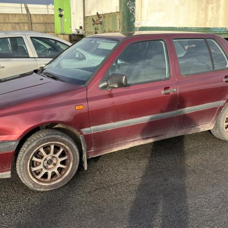 Feu arriere secondaire gauche (feux) VOLKSWAGEN VENTO Photo n°7