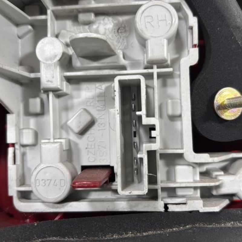 Feu arriere principal droit (feux) FORD MONDEO 2 Photo n°5