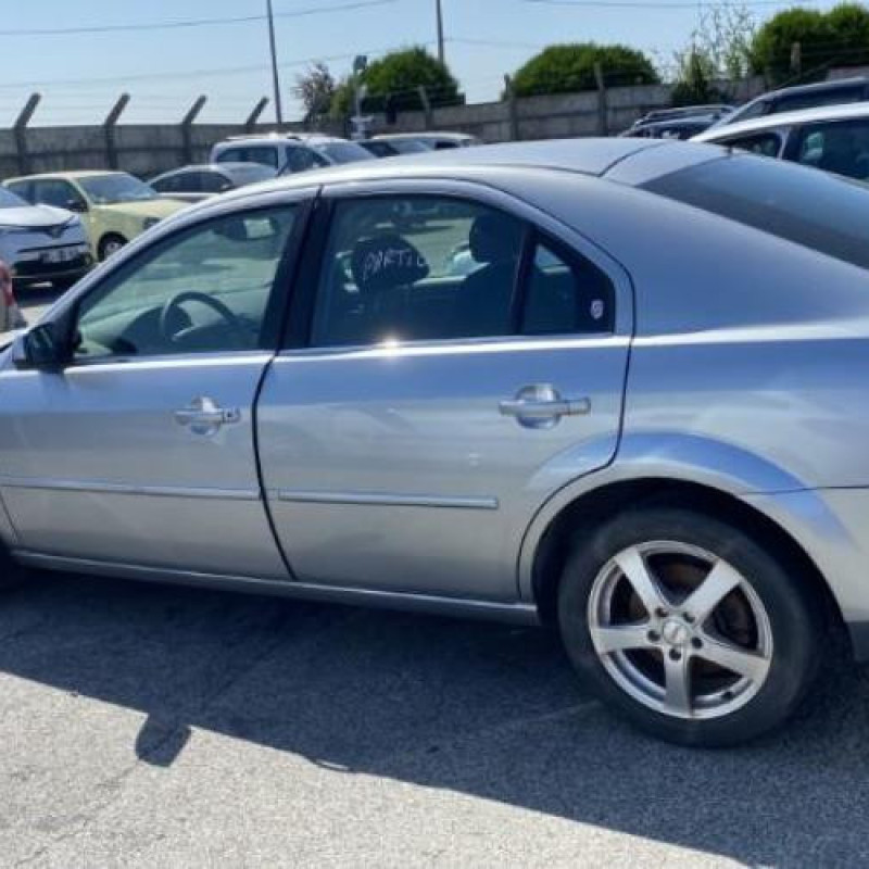 Feu arriere principal droit (feux) FORD MONDEO 2 Photo n°10