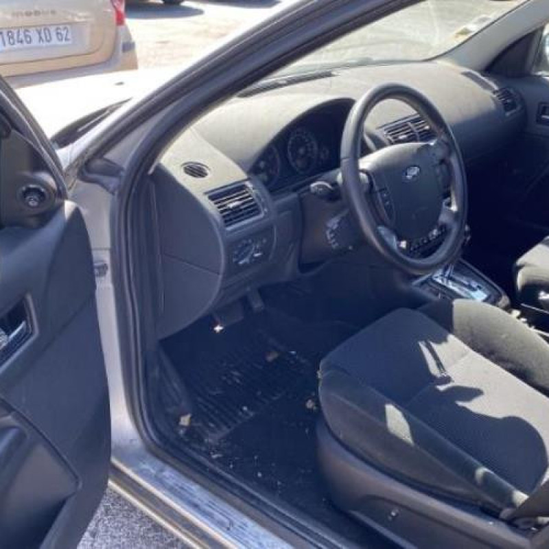 Feu arriere principal droit (feux) FORD MONDEO 2 Photo n°14