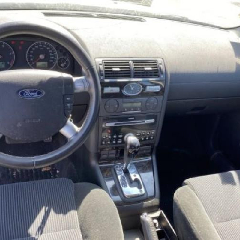 Feu arriere principal droit (feux) FORD MONDEO 2 Photo n°19