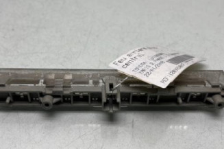 Feu arriere stop central TOYOTA YARIS 2