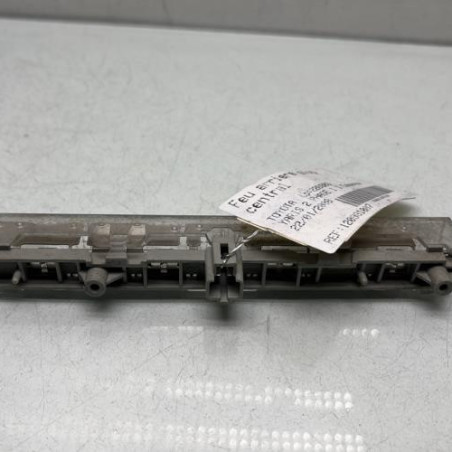 Feu arriere stop central TOYOTA YARIS 2