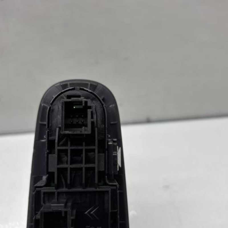 Interrupteur de leve vitre avant gauche PEUGEOT 308 2 Photo n°4