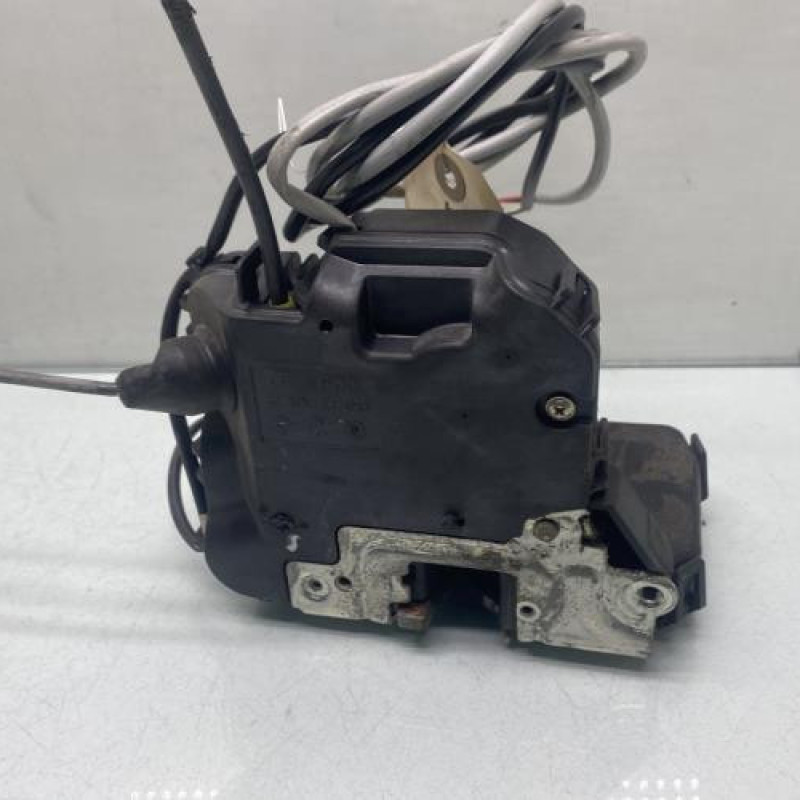 Serrure avant gauche MERCEDES CLASSE C 203 COUPE SPORT Photo n°3