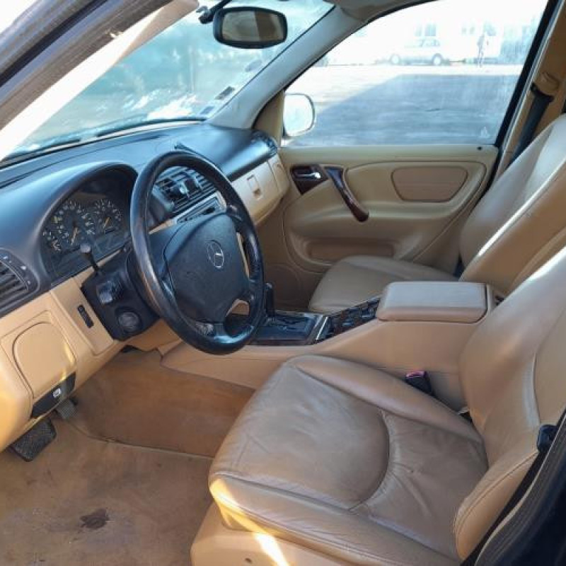 Serrure avant droit MERCEDES CLASSE M 163 Photo n°11