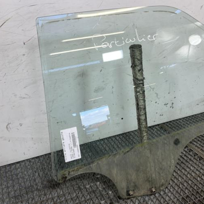 Vitre arriere gauche DACIA LOGAN 1 Photo n°2