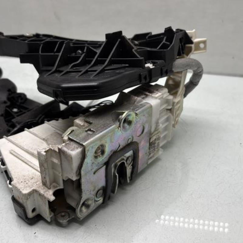 Serrure avant gauche MERCEDES CLASSE A 169 Photo n°1