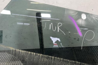 Vitre arriere droit PEUGEOT 5008 2 Photo n°1