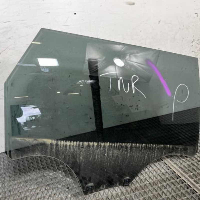 Vitre arriere droit PEUGEOT 5008 2 Photo n°3