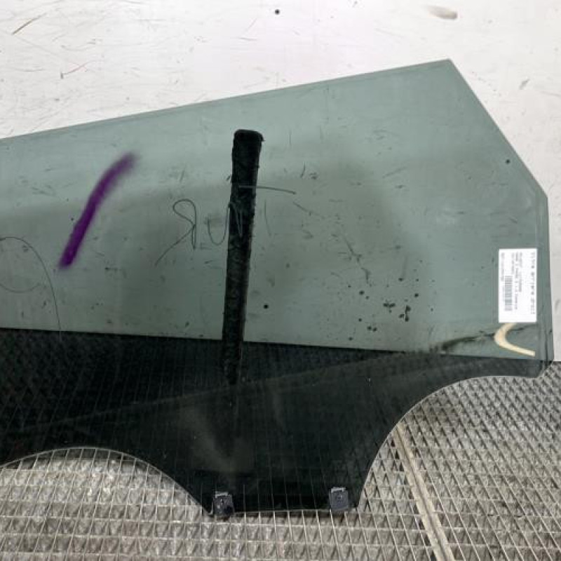 Vitre arriere droit PEUGEOT 5008 2 Photo n°4