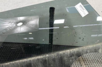 Vitre arriere gauche PEUGEOT 5008 2 Photo n°1